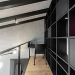公寓 3 Storey With A Character And A Terrace *