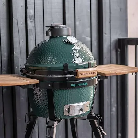 Apartment 3 Storey With A Character And A Terrace