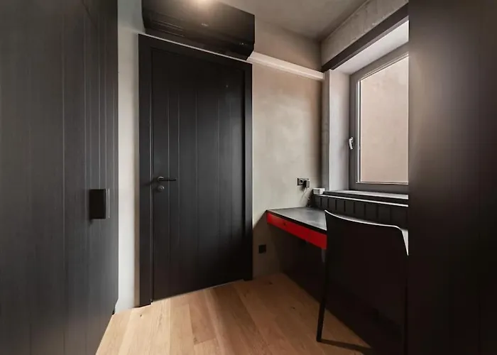 3 Storey With A Character And A Terrace * 리가