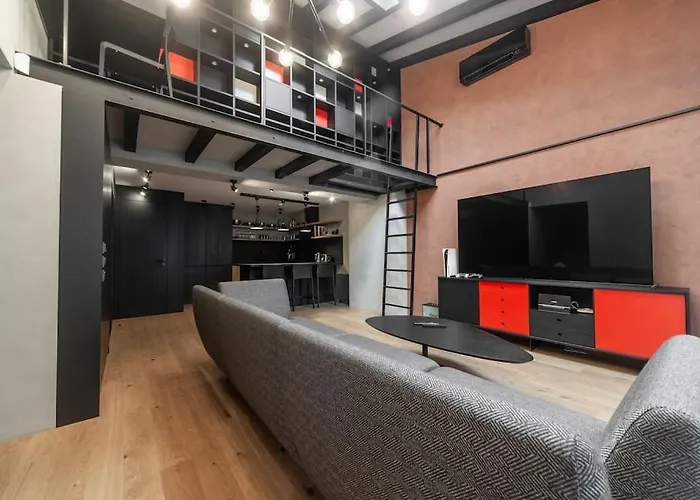 3 Storey With A Character And A Terrace * 리가