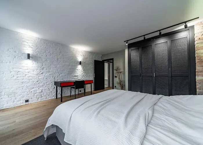 3 Storey With A Character And A Terrace 리가