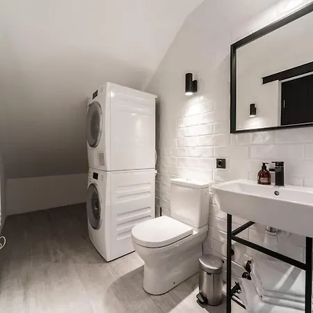 3 Storey With A Character And A Terrace Apartament *
